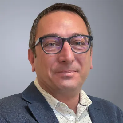 Headshot of Julien Bois